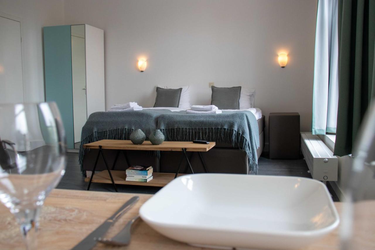 The Town Hotel Studios Appartments Zuidzande エクステリア 写真