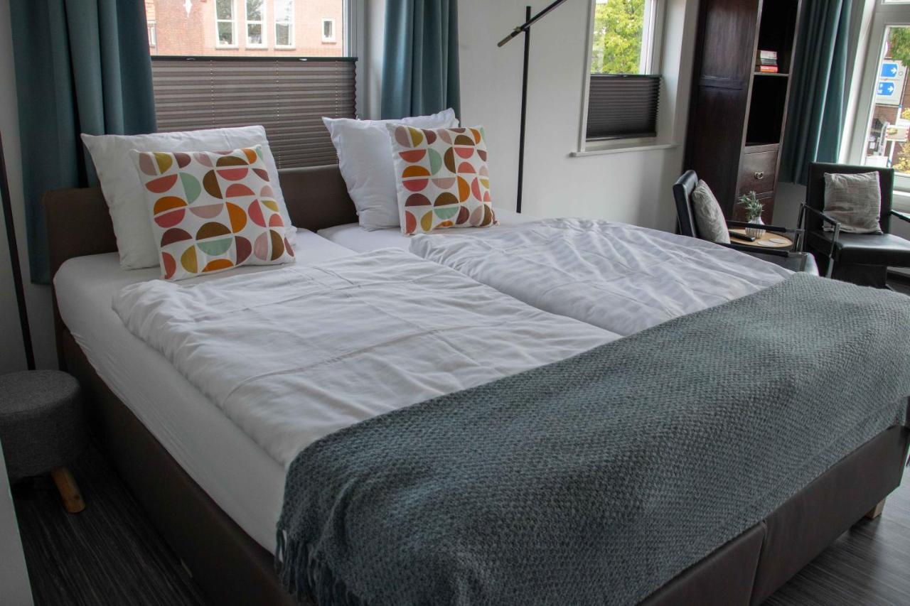 The Town Hotel Studios Appartments Zuidzande エクステリア 写真